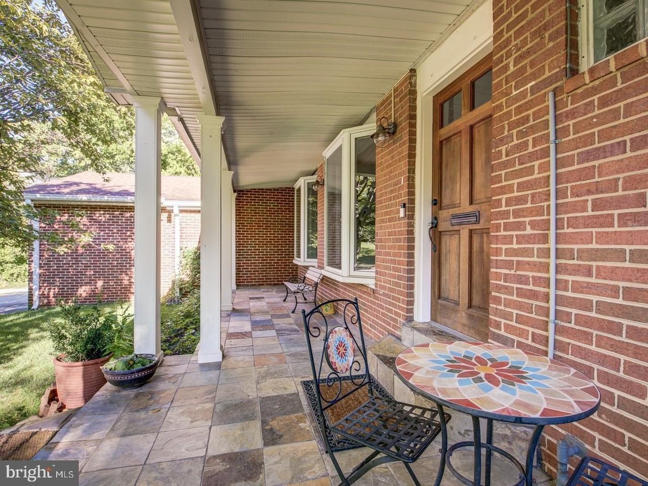 1633 Wrightson Dr - Photo 5 of 50