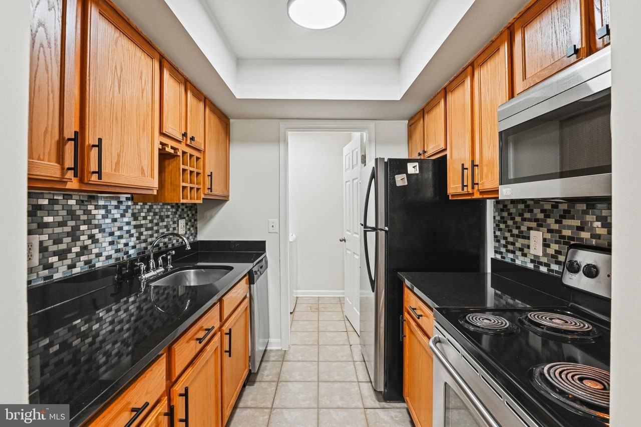14905 Rydell Rd #202 - Photo 4 of 28