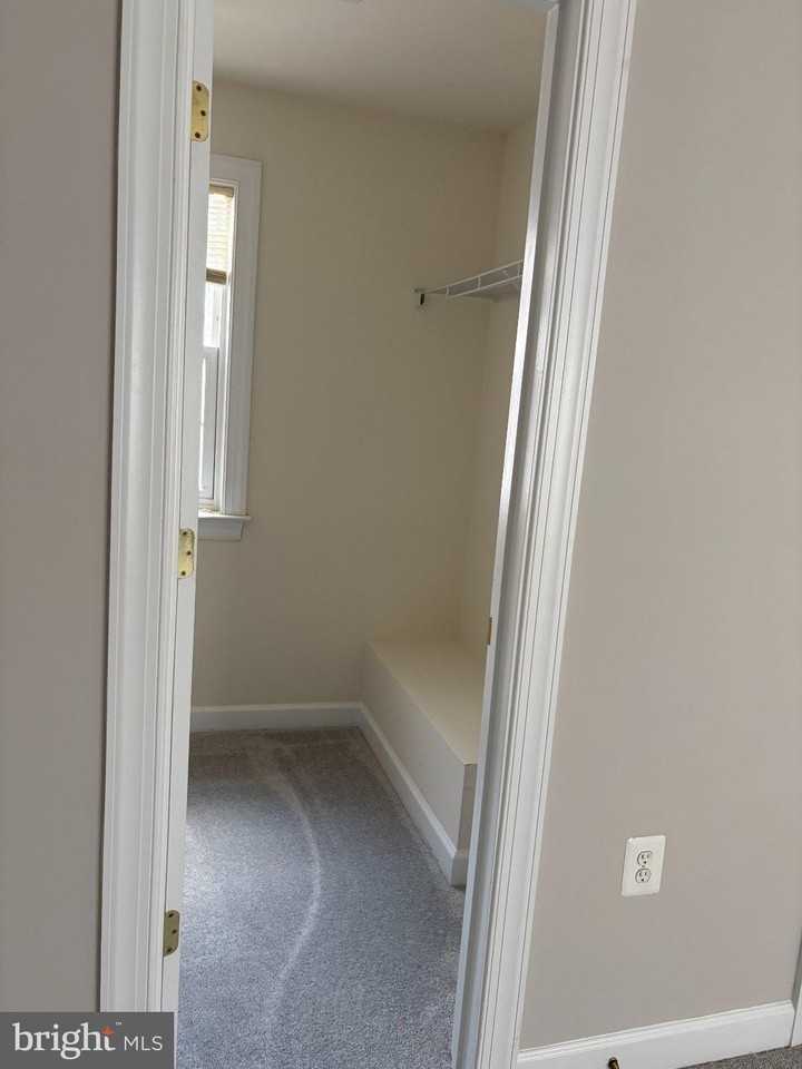 13652 Venturi Ln - Photo 5 of 16