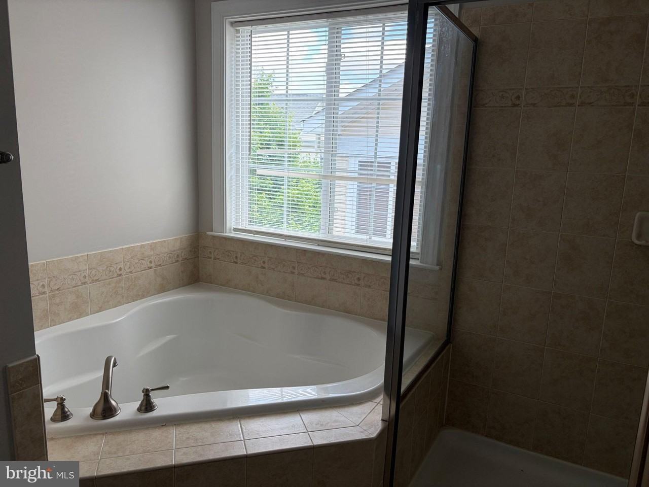 13652 Venturi Ln - Photo 7 of 16