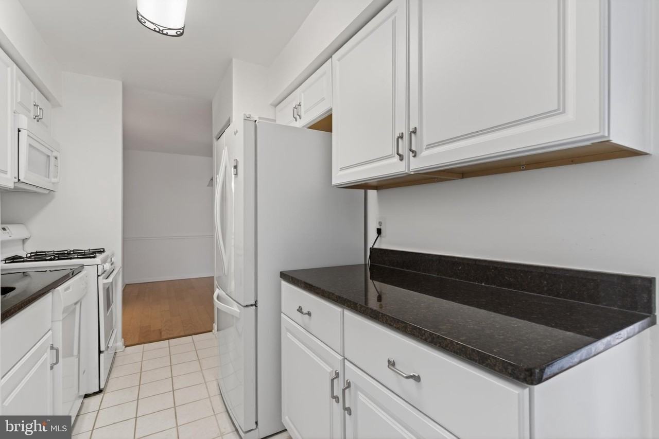 11260 Chestnut Grove Sq #139 - Photo 7 of 26