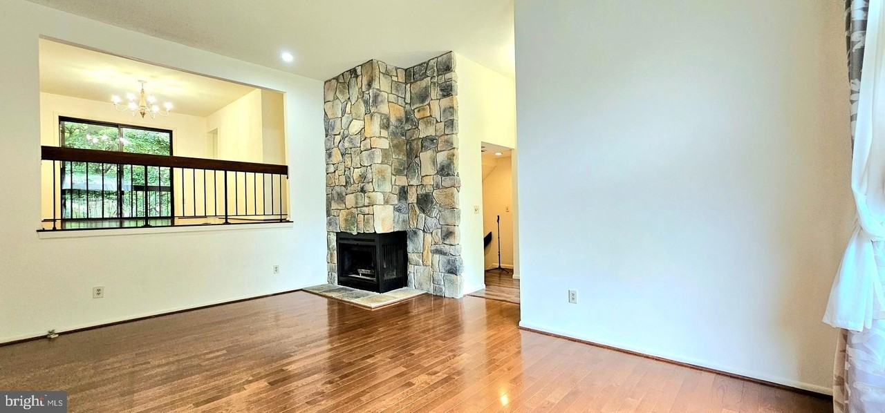 8729 Sheridan Farms Ct - Photo 5 of 50
