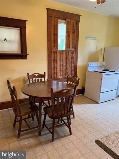 323 S Church St - Photo 5 of 10