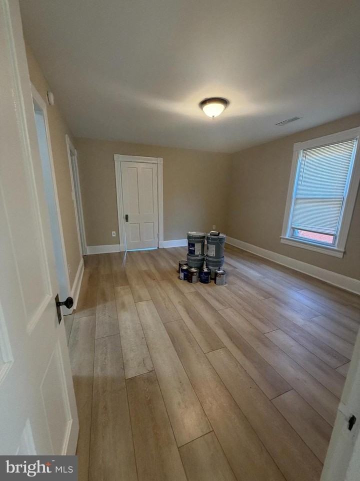 524 N Braddock St - Photo 4 of 19