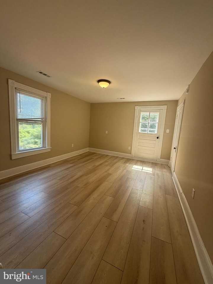 524 N Braddock St - Photo 5 of 19
