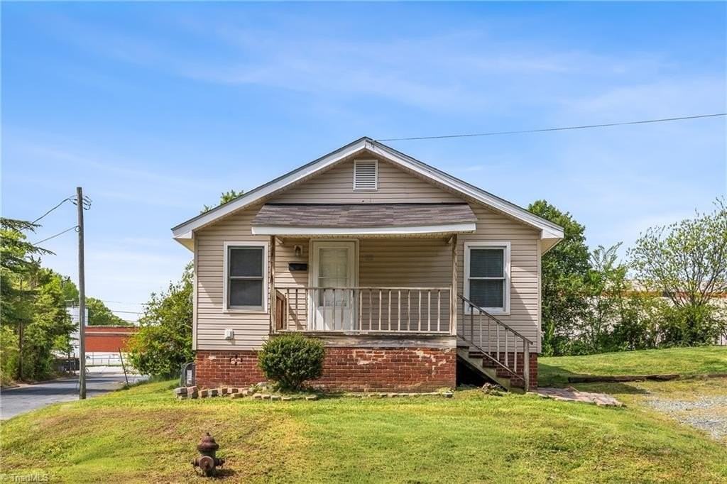 104 S Raleigh St - Photo 2 of 20