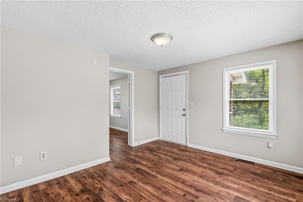 104 S Raleigh St - Photo 5 of 20
