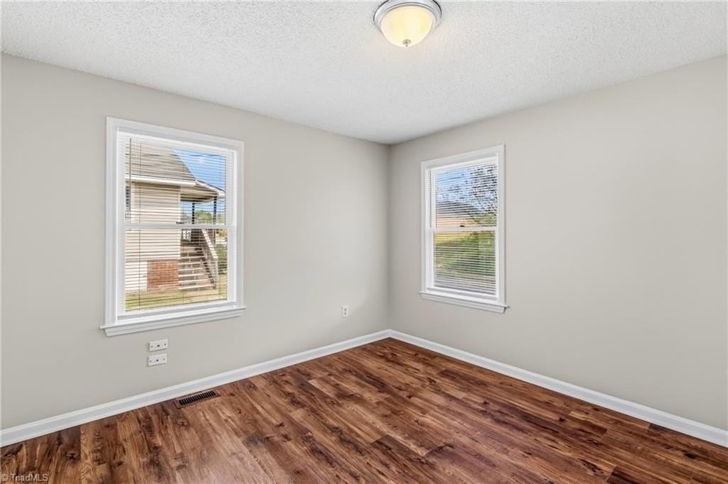 104 S Raleigh St - Photo 7 of 20