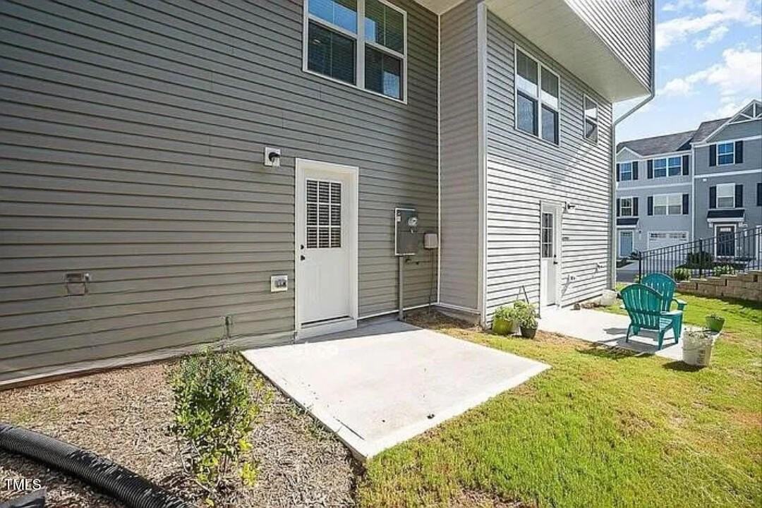 3003 Soft Breeze Dr - Photo 4 of 15