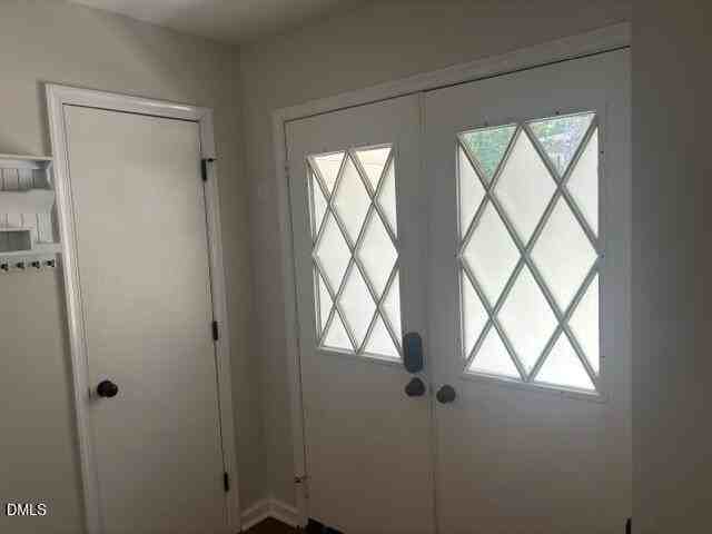 1437 Huntly Ct - Photo 3 of 21