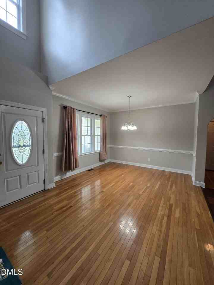 18 Castlewood Dr - Photo 2 of 12