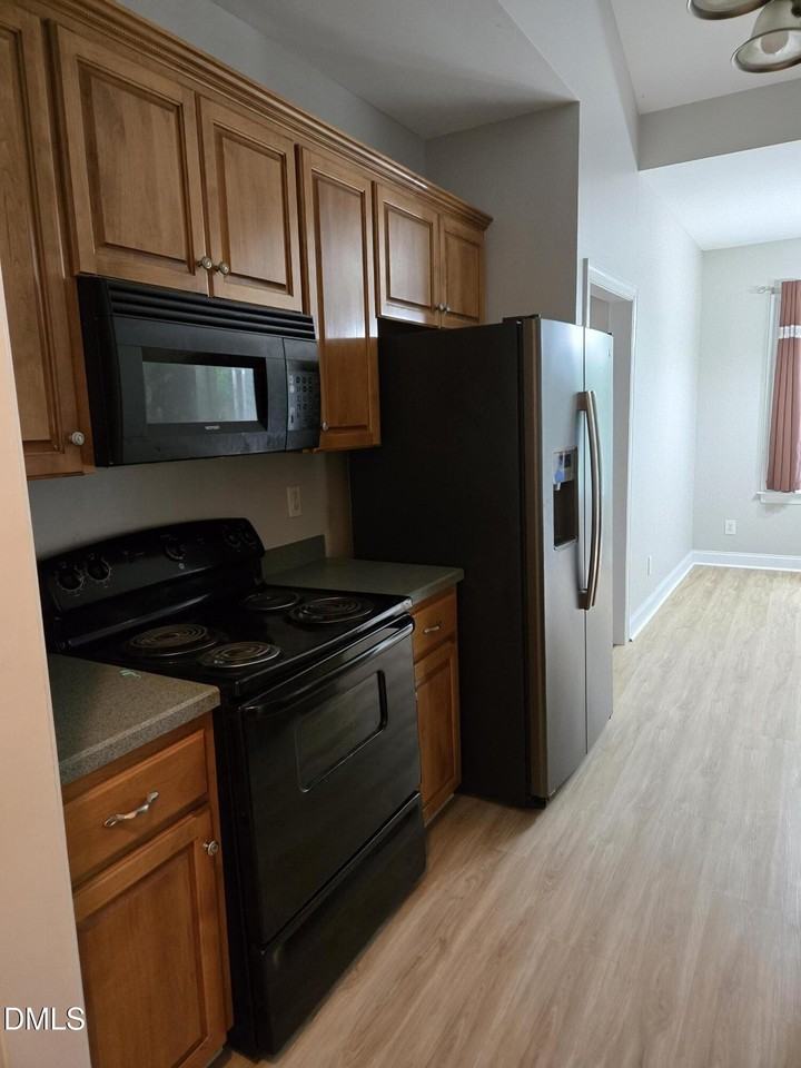 18 Castlewood Dr - Photo 5 of 12