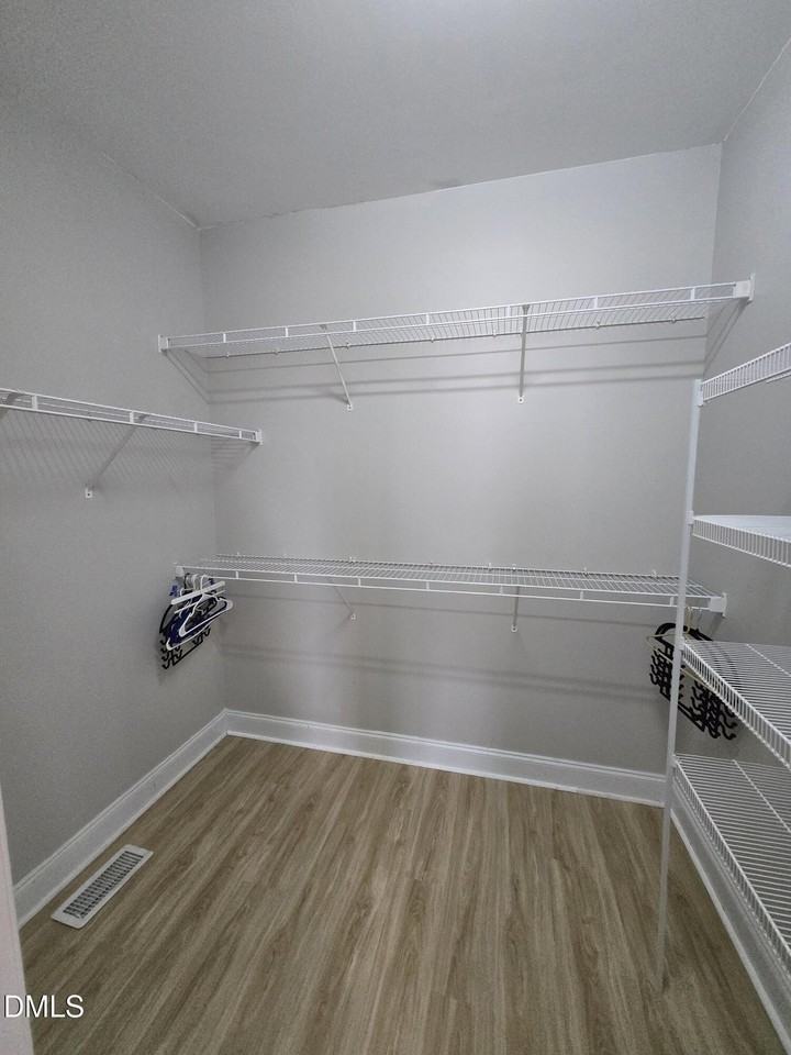 18 Castlewood Dr - Photo 7 of 12