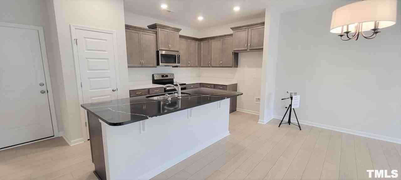 7809 Flatrock Park Dr - Photo 6 of 24