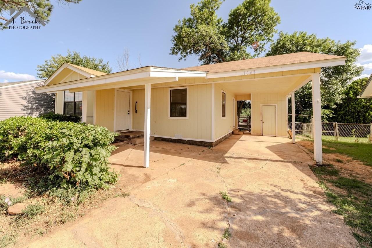 1643 Best Blvd - Photo 3 of 20