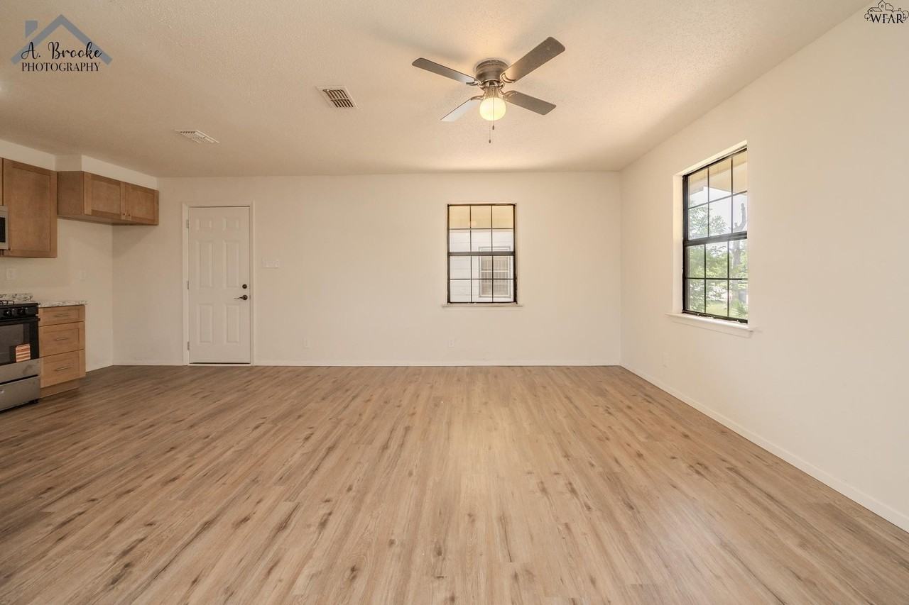 1643 Best Blvd - Photo 7 of 20