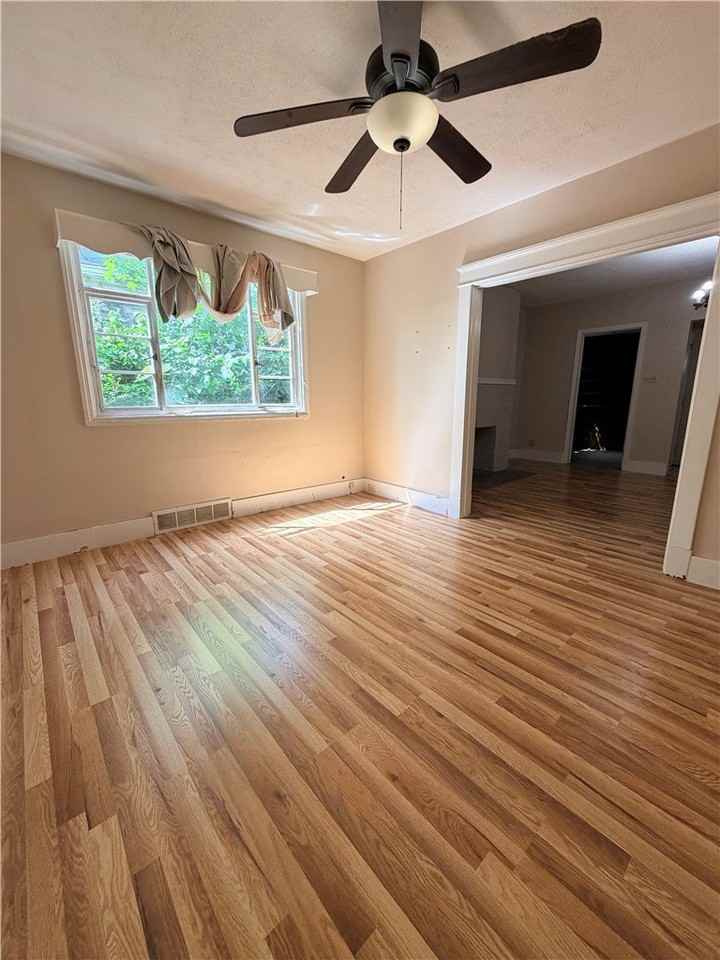 1704 State Ave - Photo 4 of 22