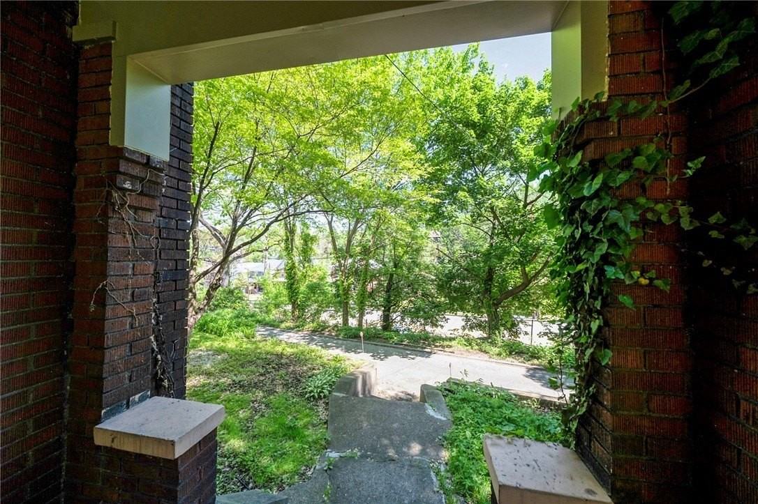 565 Ardmore Blvd - Photo 3 of 28