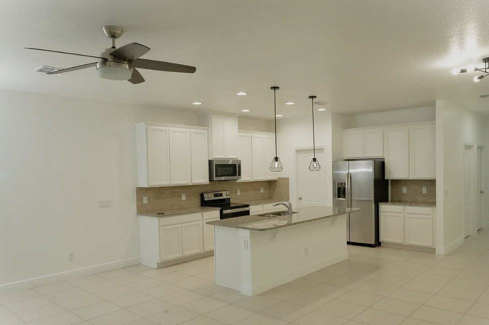 81 Mayo Ct #1 - Photo 3 of 28