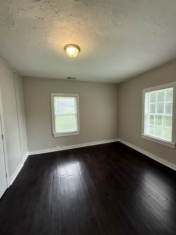 335 1st Ave Nw #1 - Photo 2 of 8