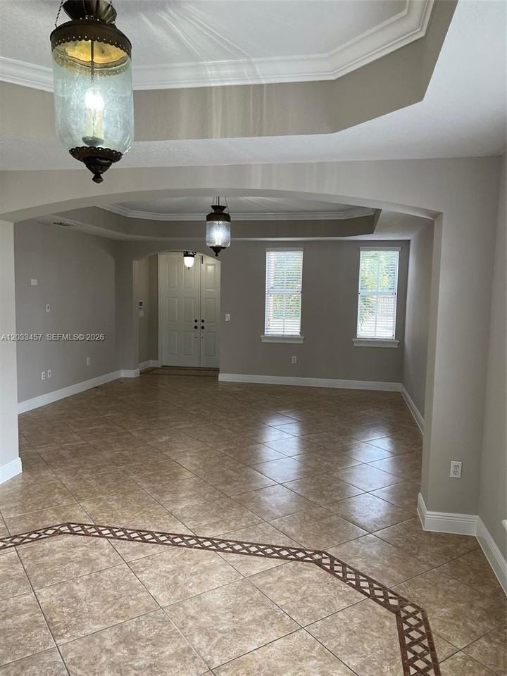 2804 Sw 152nd Pl #2804 - Photo 5 of 8