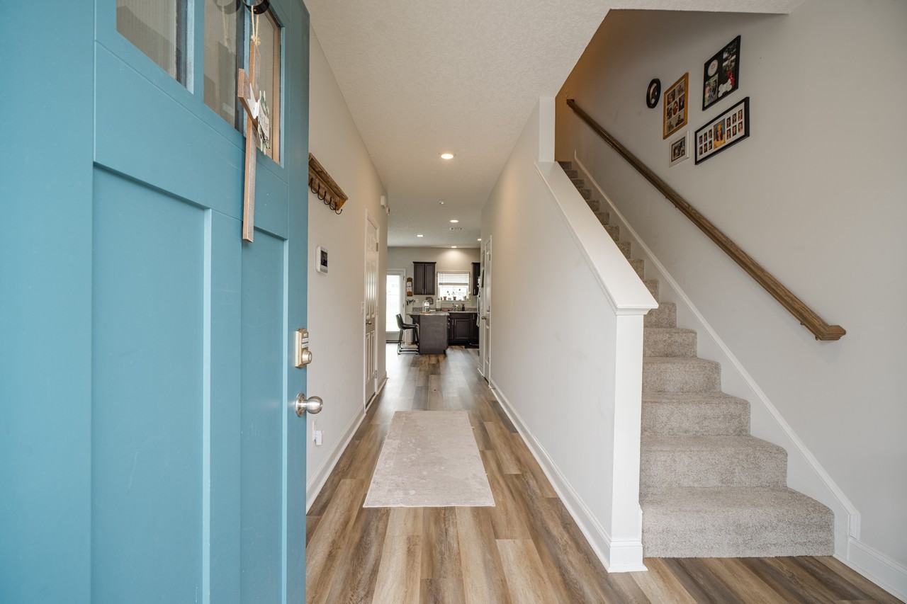 890 Grayson Ave #1 - Photo 4 of 36