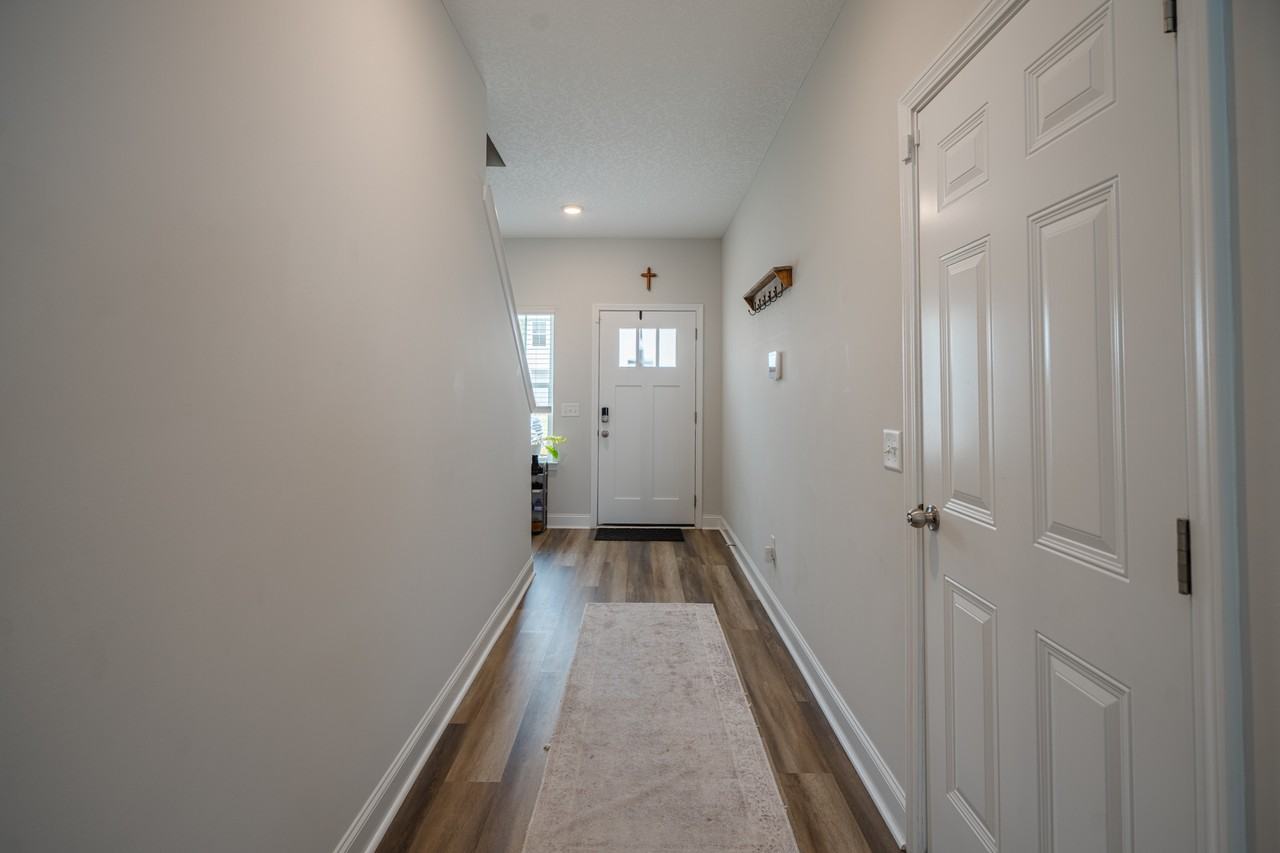 890 Grayson Ave #1 - Photo 5 of 36