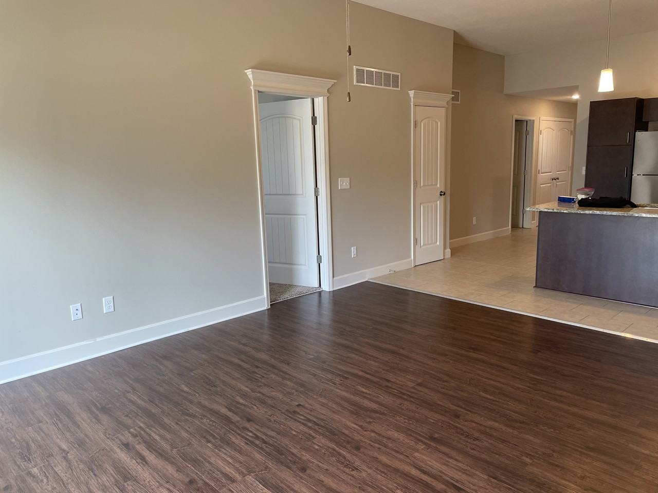 9229 N Gower Ave - Photo 4 of 17