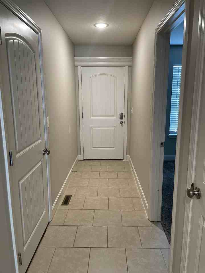 9229 N Gower Ave - Photo 5 of 17
