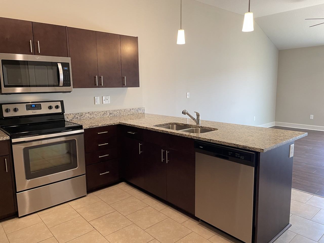 9229 N Gower Ave - Photo 6 of 17