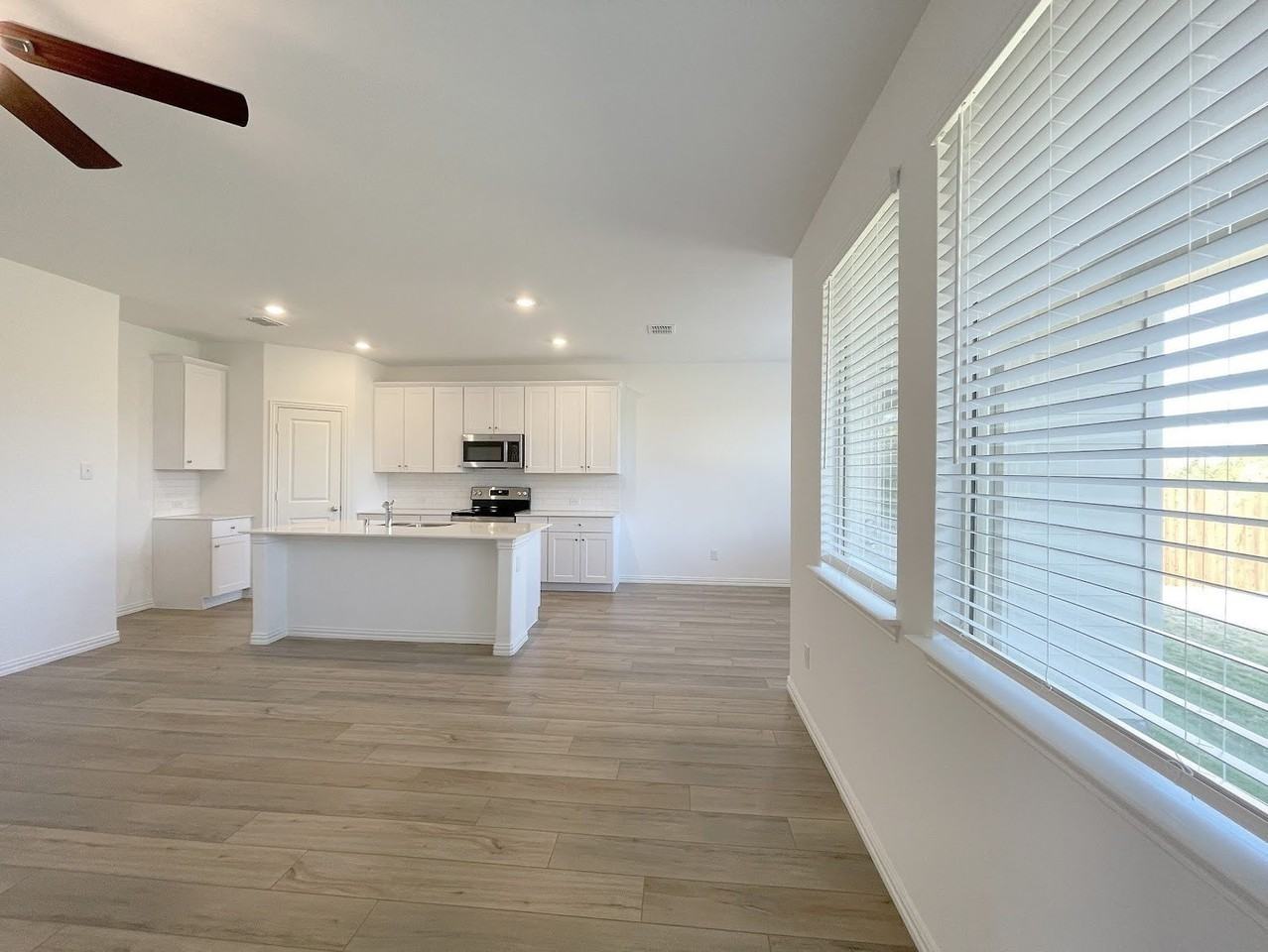 510 Macdonald Way - Photo 4 of 24