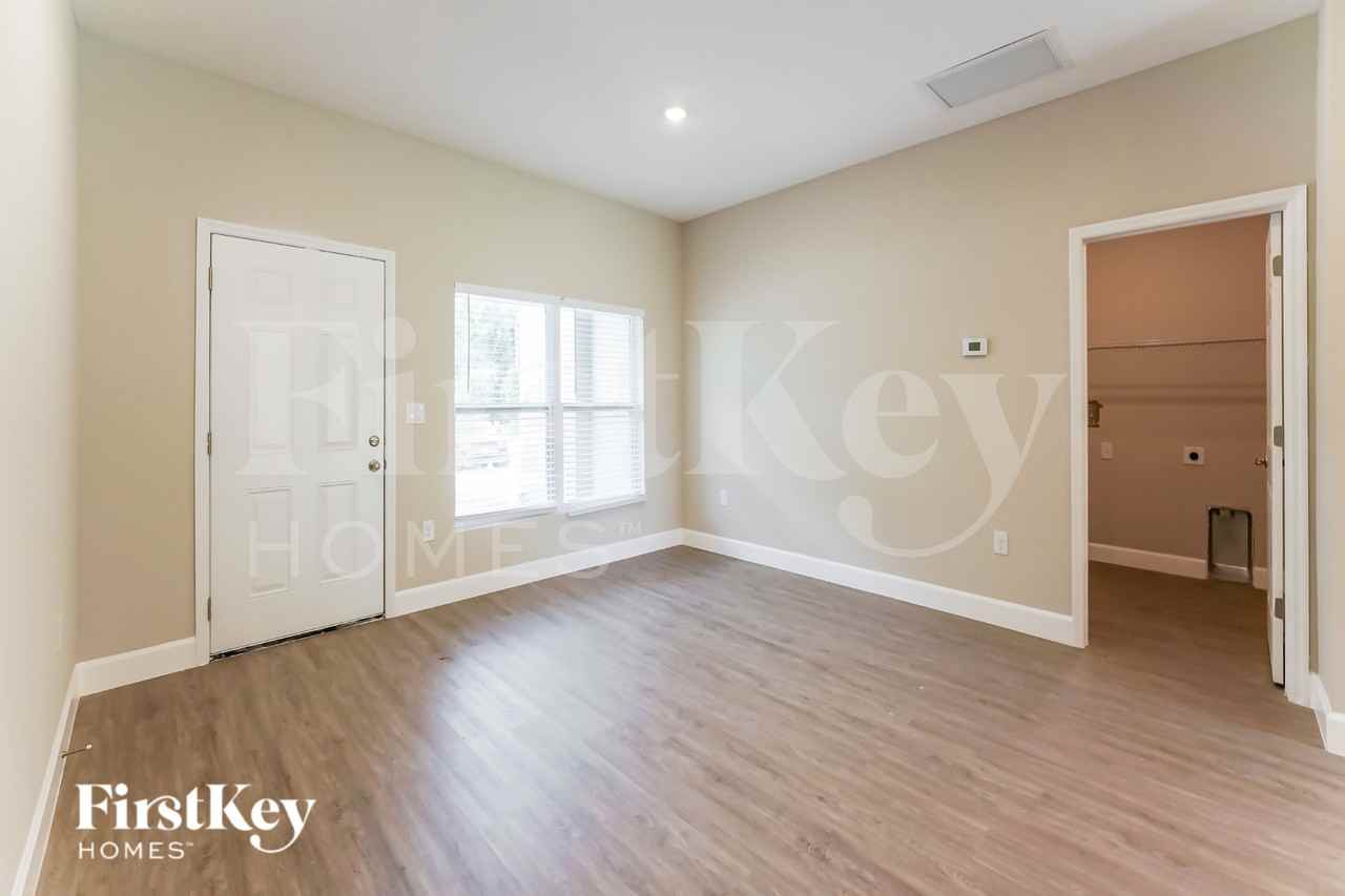 3247 Halblum Ave Se - Photo 2 of 19