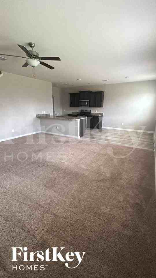 26716 Frost Dr - Photo 3 of 11