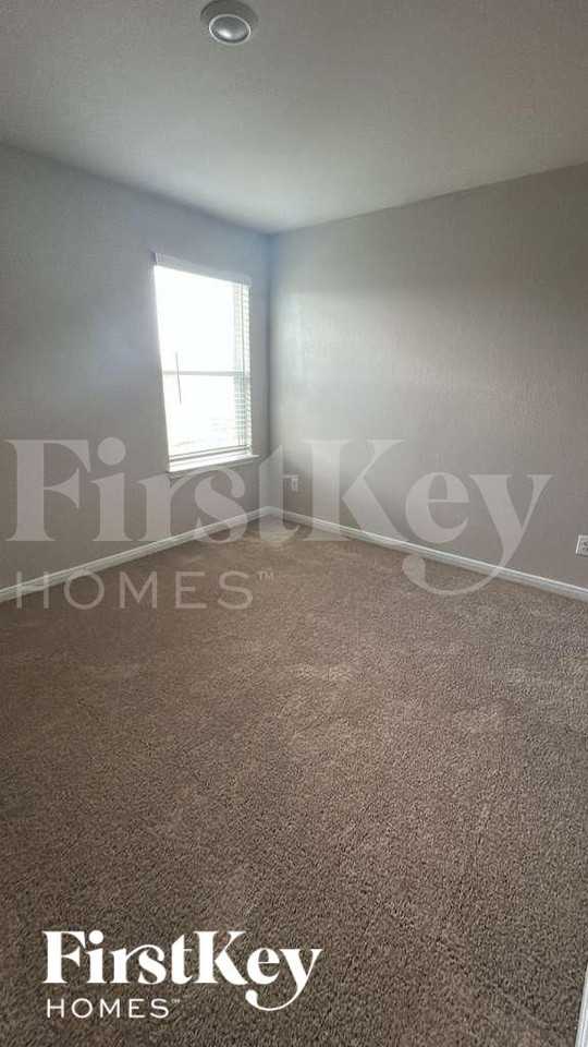 26716 Frost Dr - Photo 6 of 11
