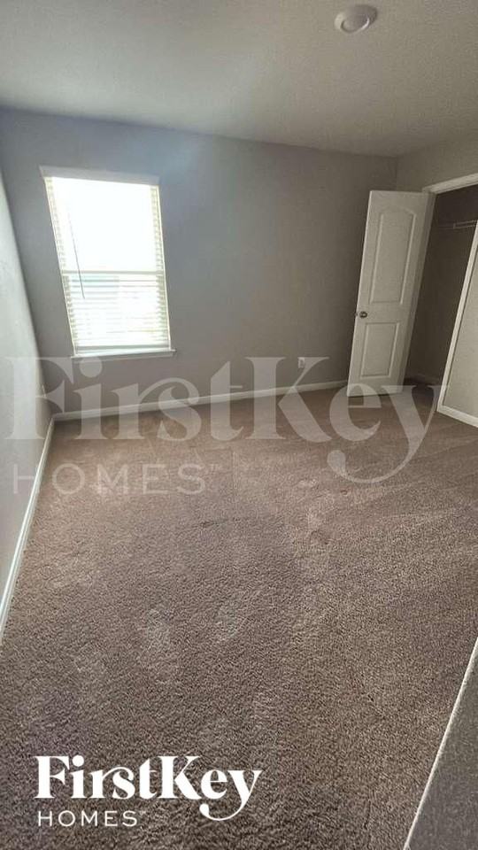 26716 Frost Dr - Photo 7 of 11