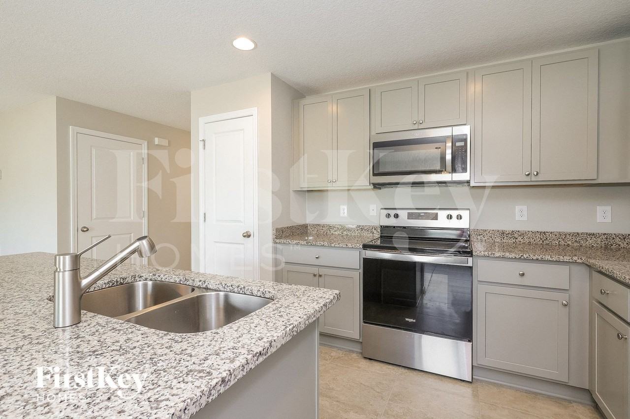 163 Southern Breeze Loop - Photo 6 of 15