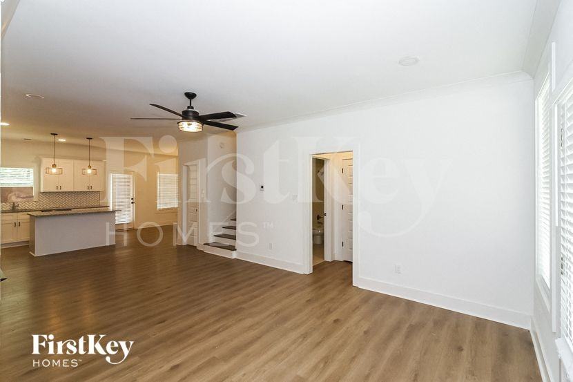 4979 Wilburn Ave - Photo 2 of 15