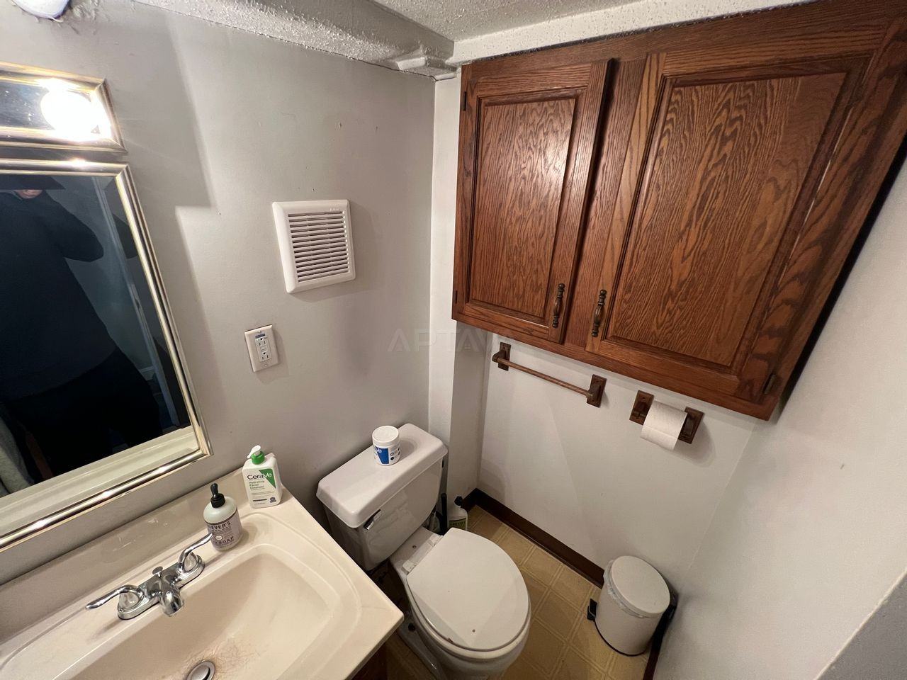 29 Cameron Ave #1B - Photo 2 of 12