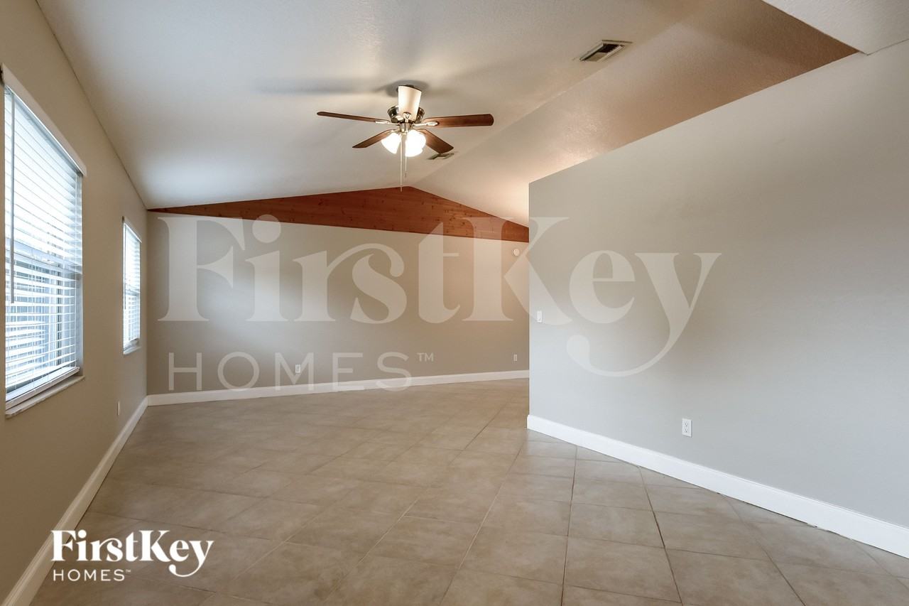 241 Quail Cir - Photo 2 of 16