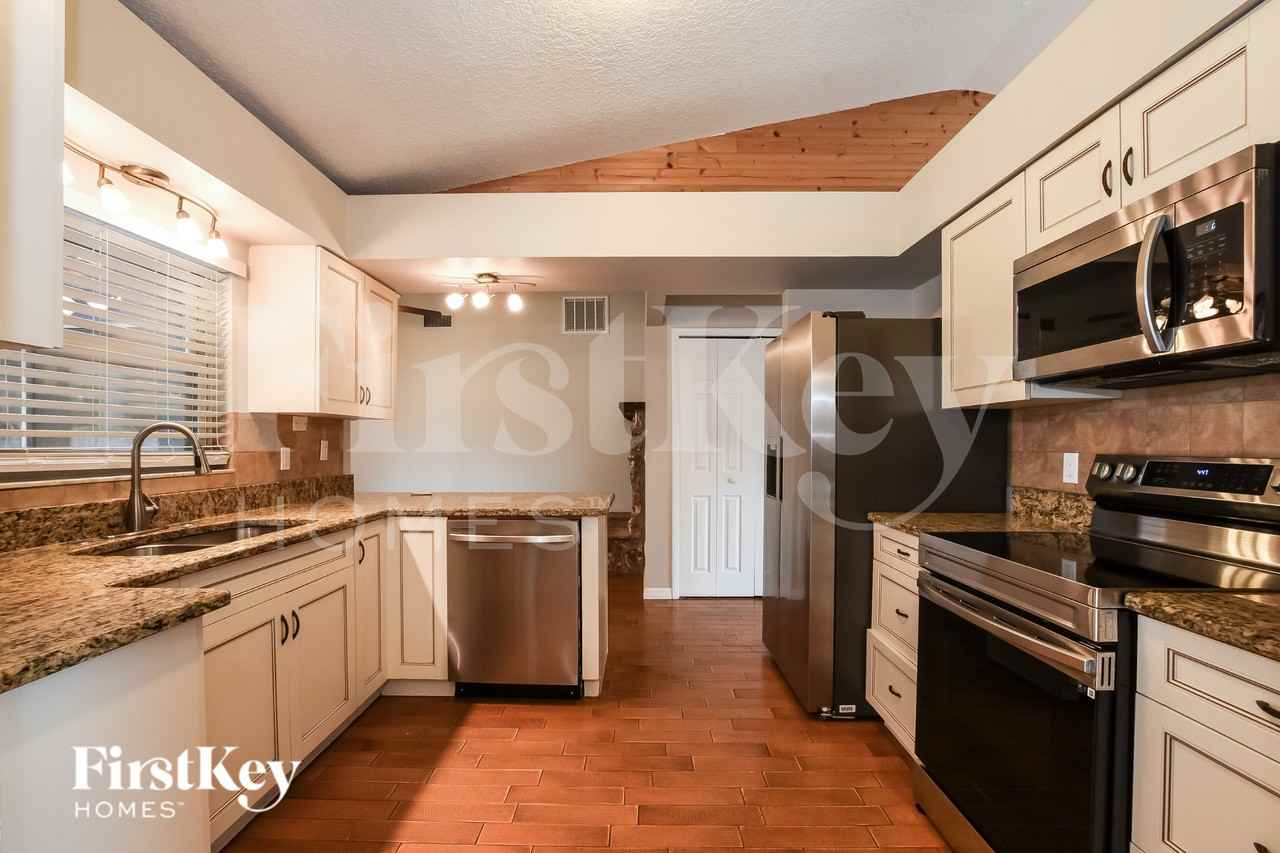 241 Quail Cir - Photo 5 of 16