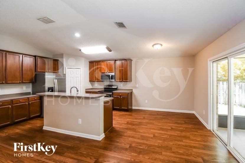10881 Dunnotar Rd - Photo 4 of 16