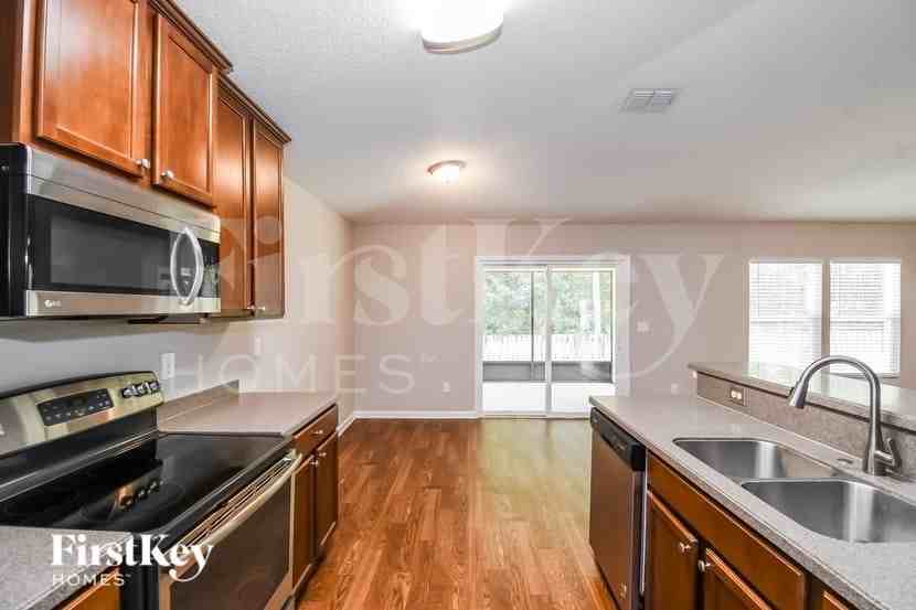 10881 Dunnotar Rd - Photo 5 of 16
