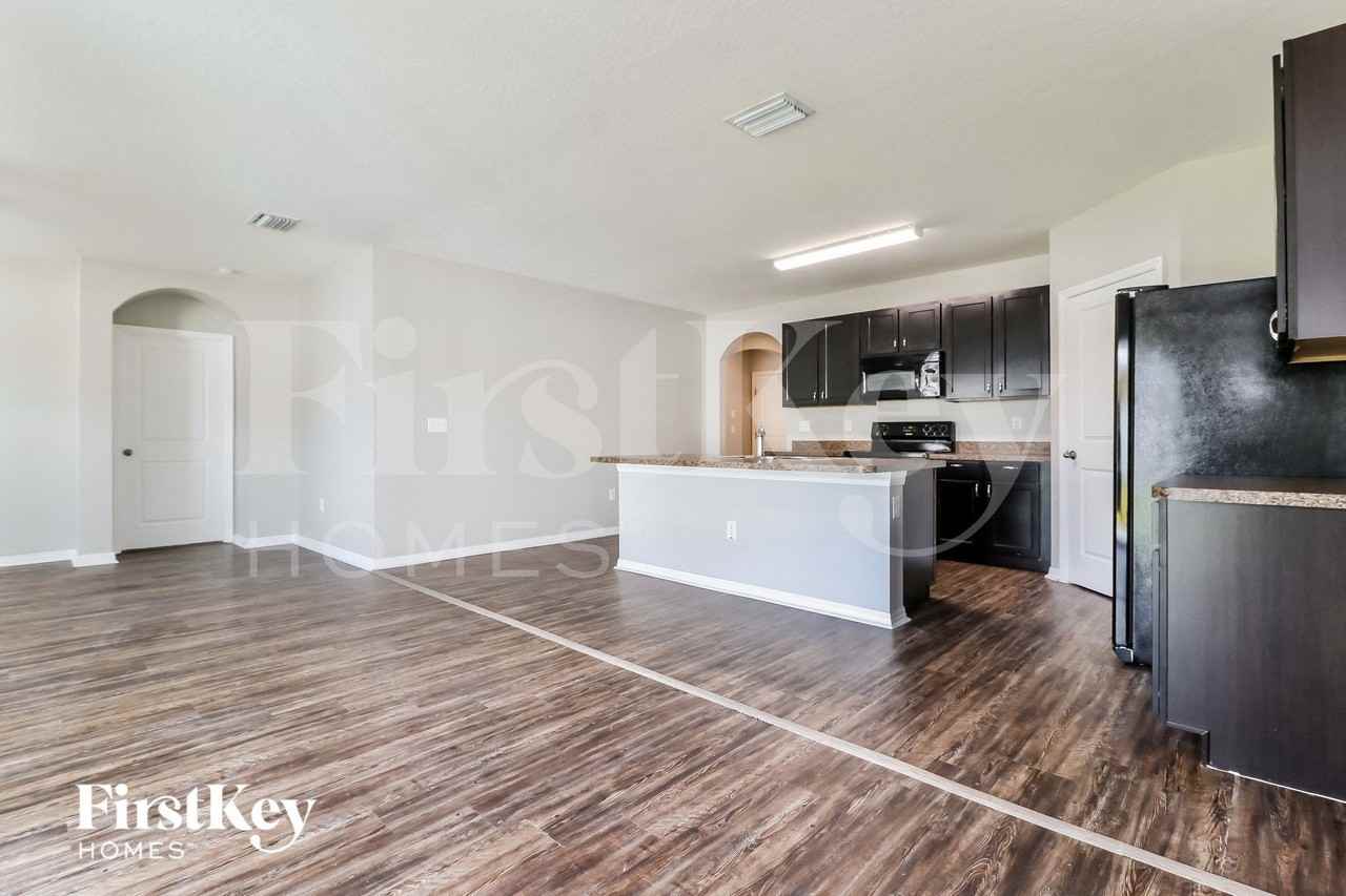 36048 Carriage Pine Ct - Photo 4 of 15