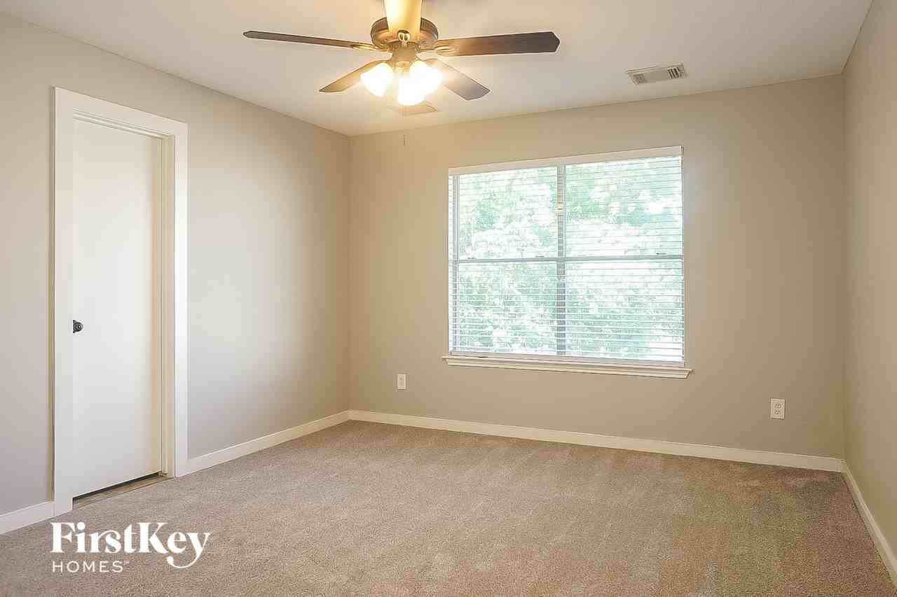 7311 Village Lake Dr - Photo 7 of 15