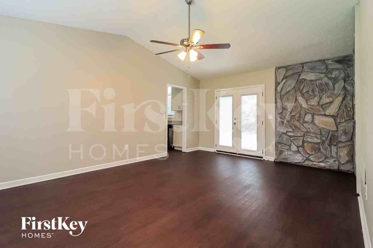 3247 Palomino Dr - Photo 2 of 15