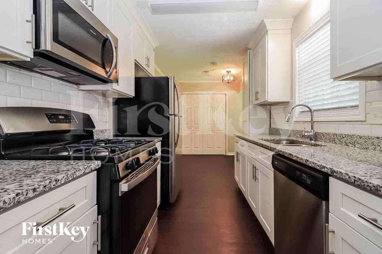 3247 Palomino Dr - Photo 6 of 15