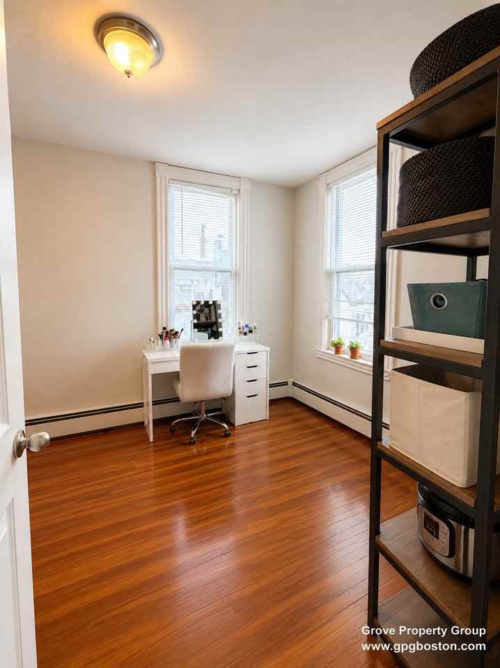 702 E Broadway #2L - Photo 7 of 13