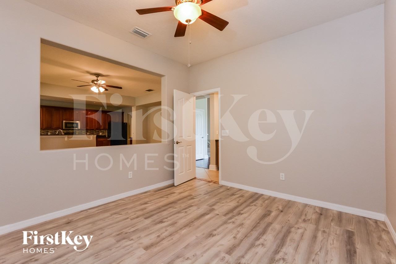 1214 Alapaha Ln - Photo 3 of 16