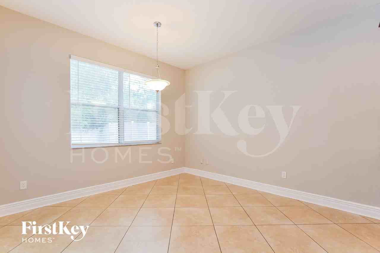 1214 Alapaha Ln - Photo 4 of 16