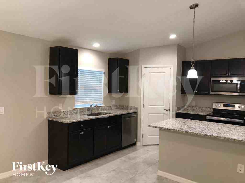 3513 23rd St Sw - Photo 4 of 11